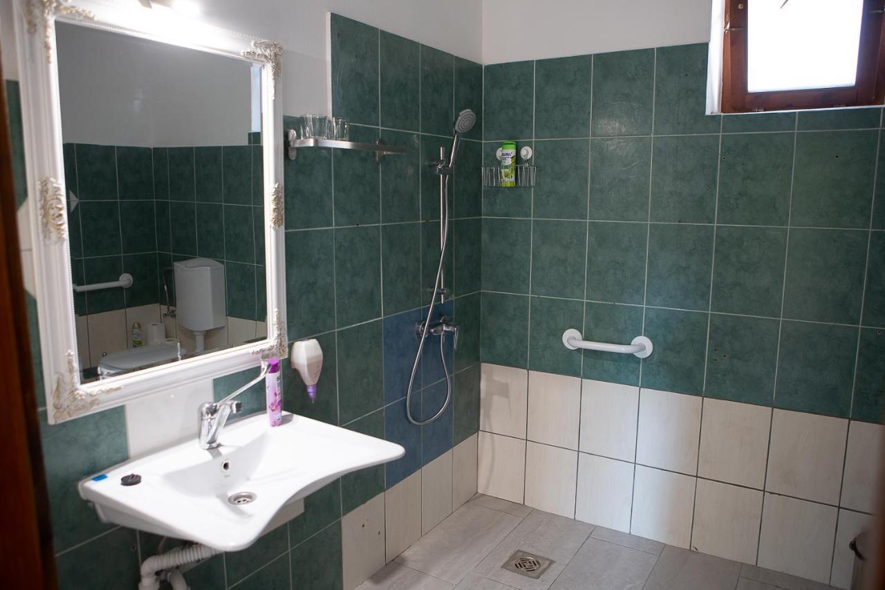 Hunyadi Panzio-Apartman Makó Екстериор снимка